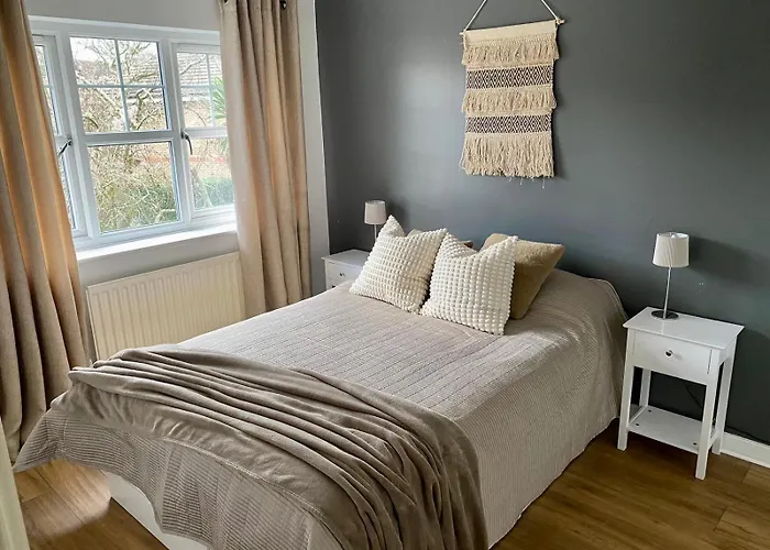 3 Bedroom House 2 Stops From London Bridge