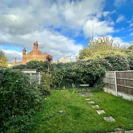 3 Bedroom House 2 Stops From London Bridge Exterior photo