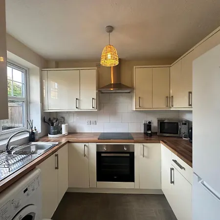 3 Bedroom House 2 Stops From London Bridge Exterior photo