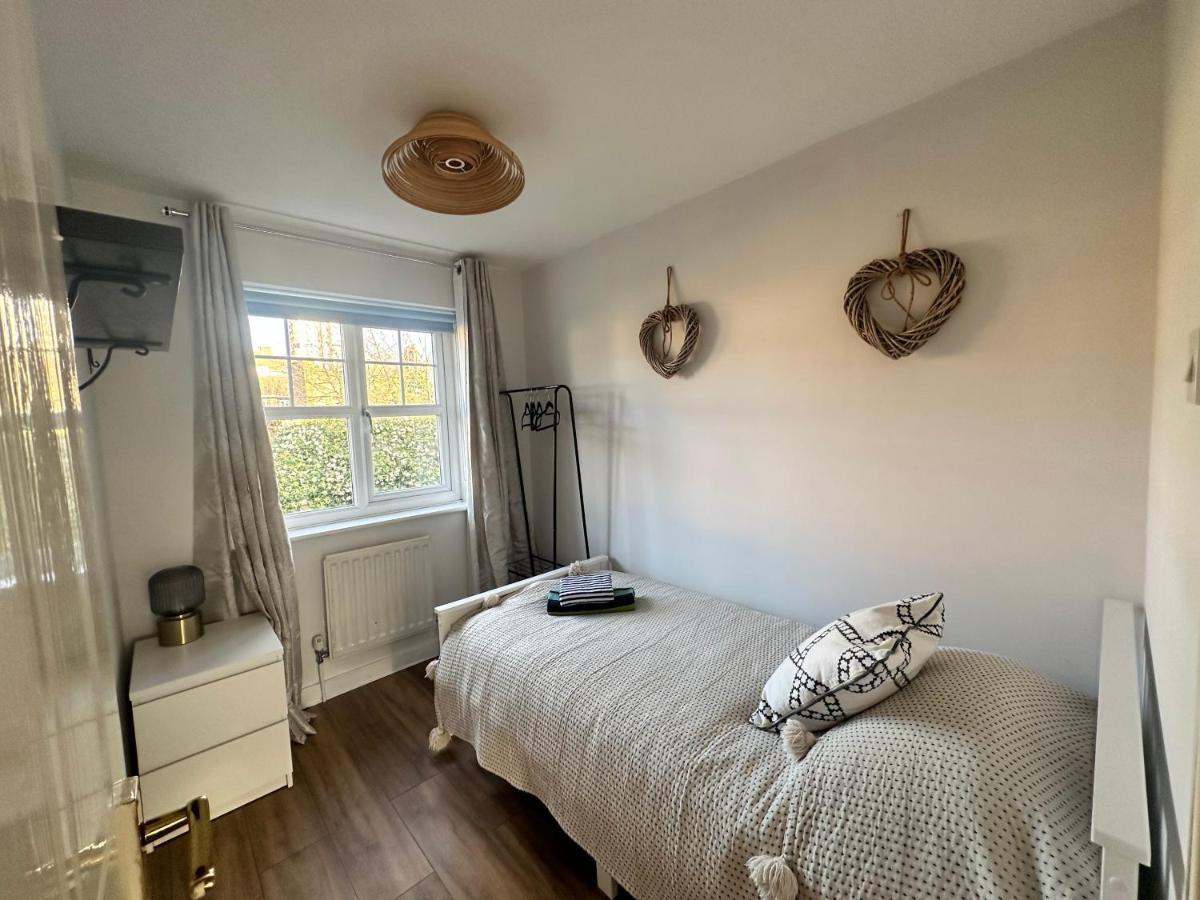 Vakantiehuis 3 Bedroom House 2 Stops From Bridge