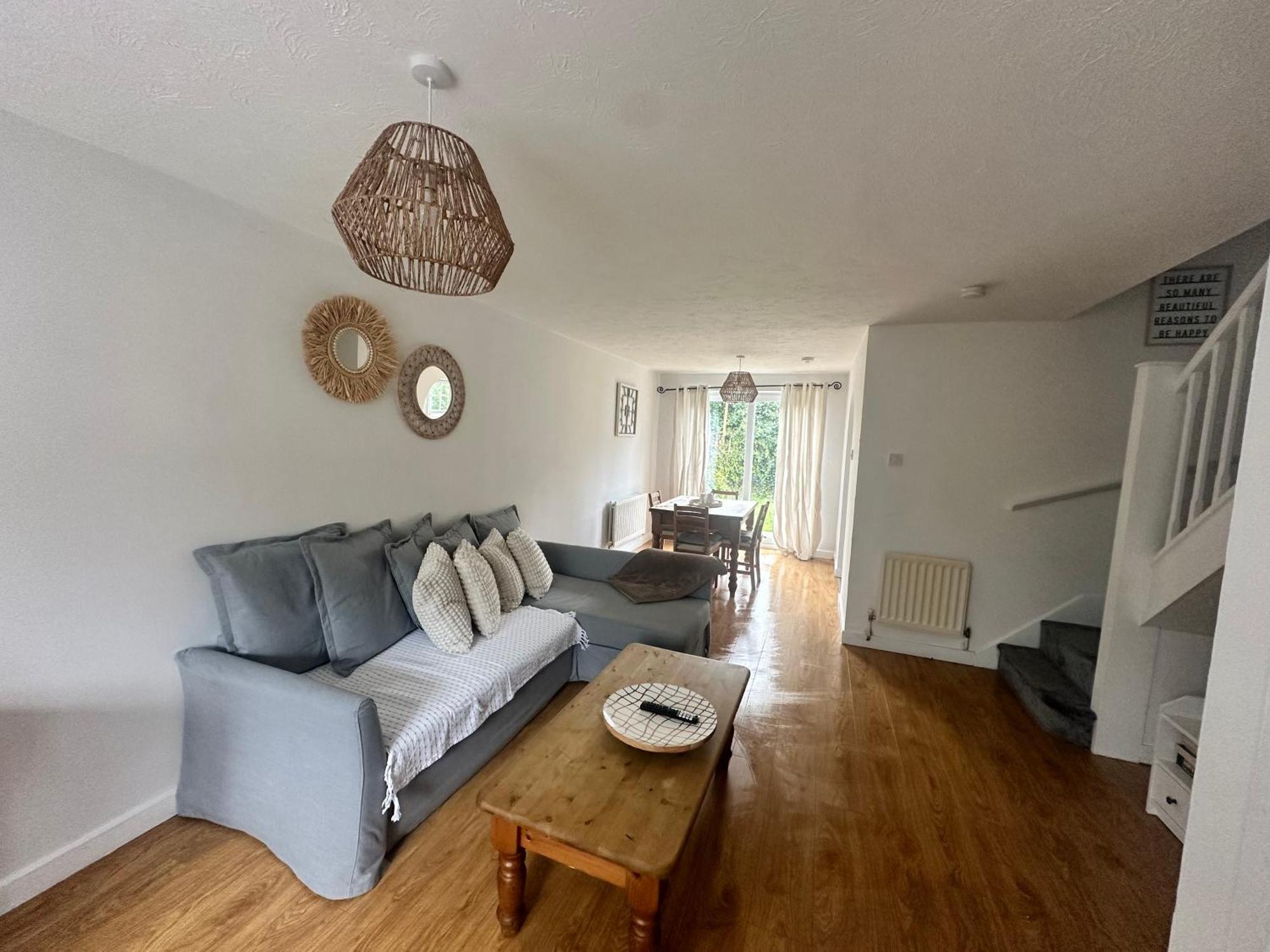 3 Bedroom House 2 Stops From Bridge Vakantiehuis
