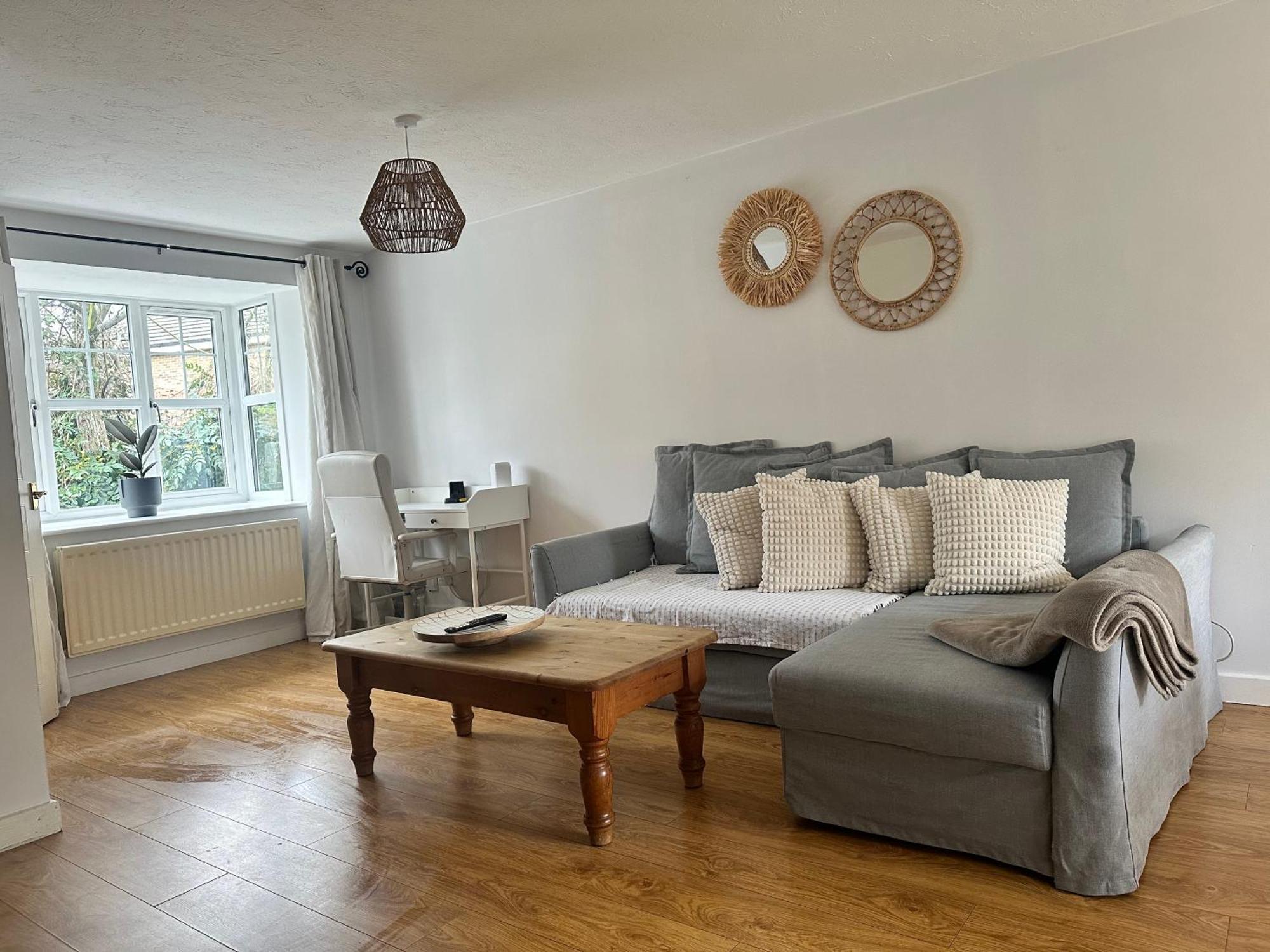 3 Bedroom House 2 Stops From Bridge * Londen