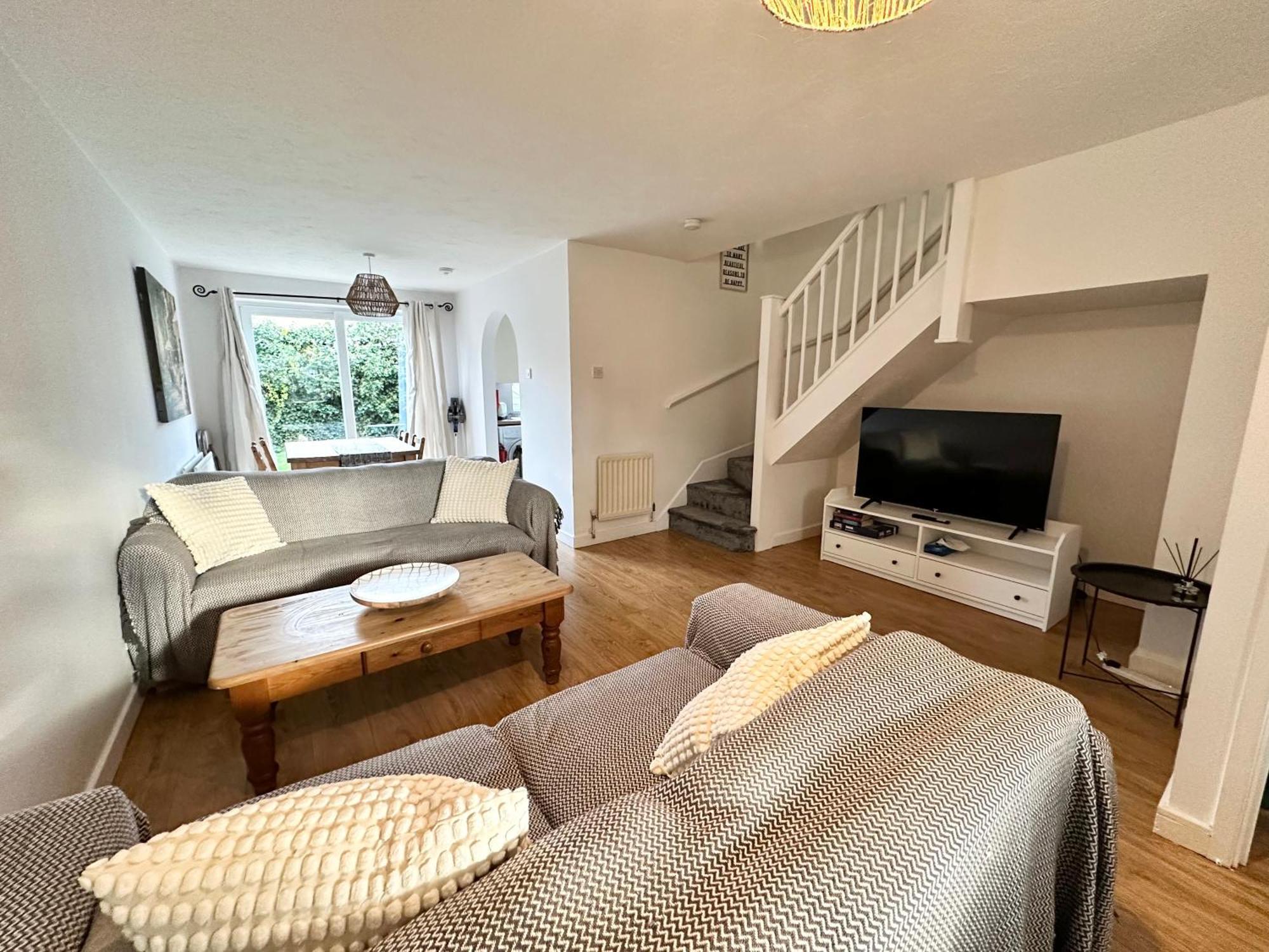Vakantiehuis 3 Bedroom House 2 Stops From Bridge