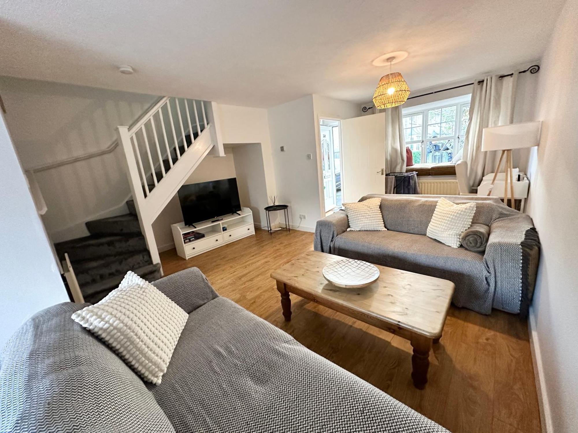 3 Bedroom House 2 Stops From Bridge Vakantiehuis